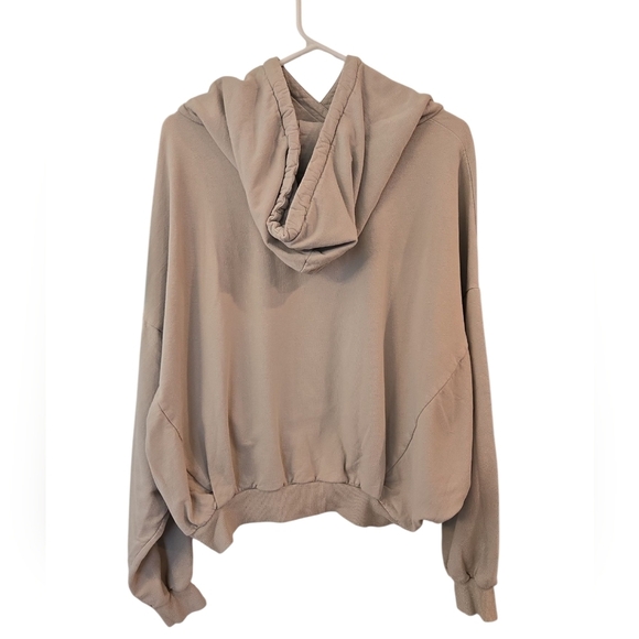 YOUNG FABULOUS AND BROKE RAISSA CROPPED HI-LO HEM HOODIE. SIZE MEDIUM/LARGE. - Picture 2 of 10